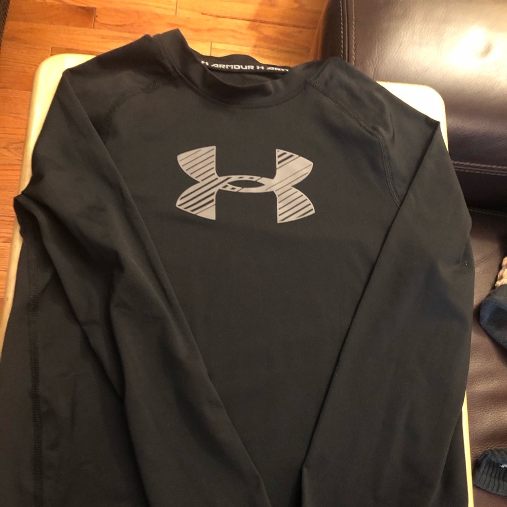 Kids Under Armour long sleeve under shirt!